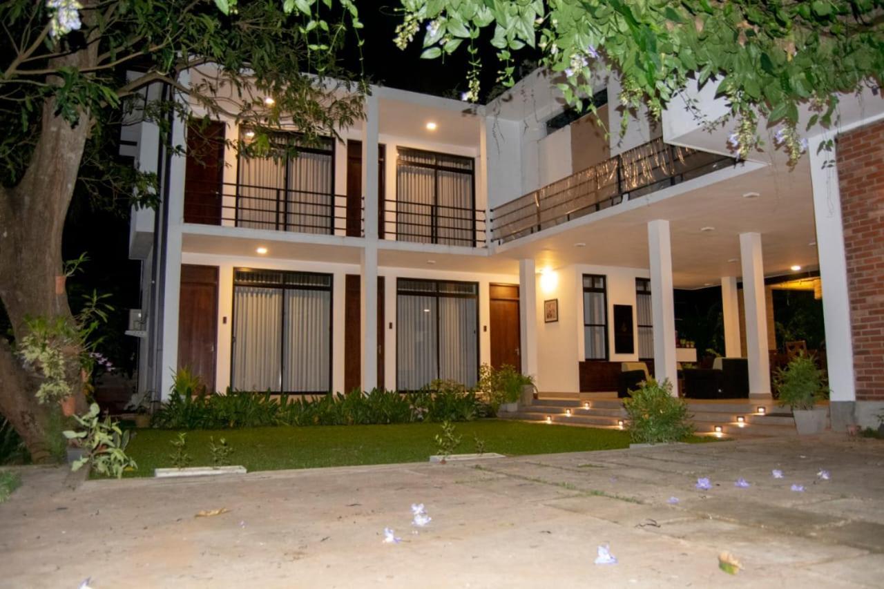 Golden Ray Villa Anuradhapura Exterior foto